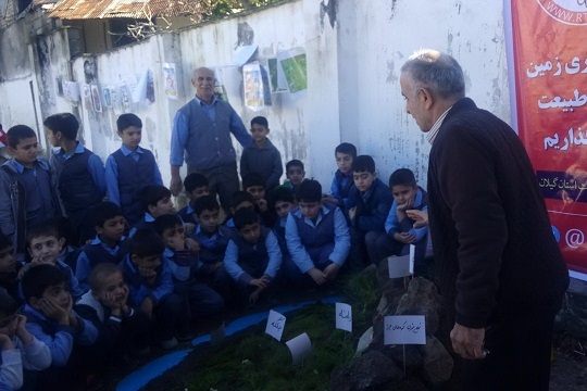 2-    جشن زنگ آب در لاهیجان برگزار شد